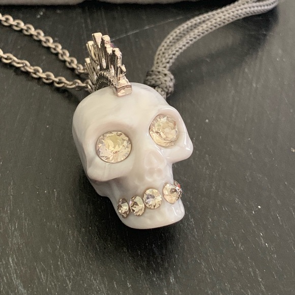 💥SOLD💥McQueen Necklace - Picture 2 of 8